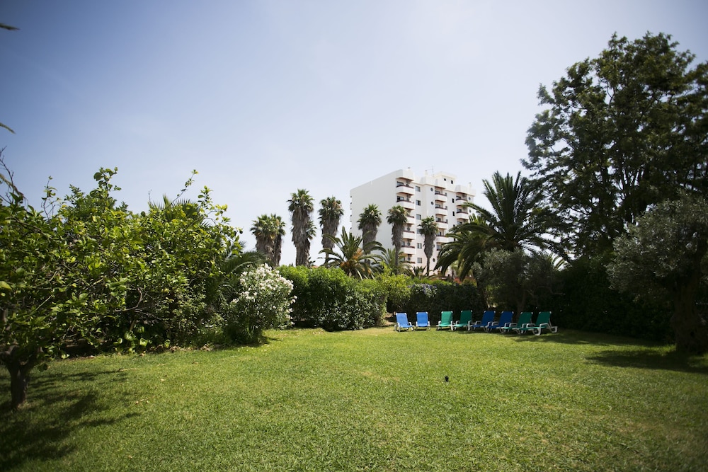 Mirachoro Praia da Rocha — Hotel building in Portimão, Faro