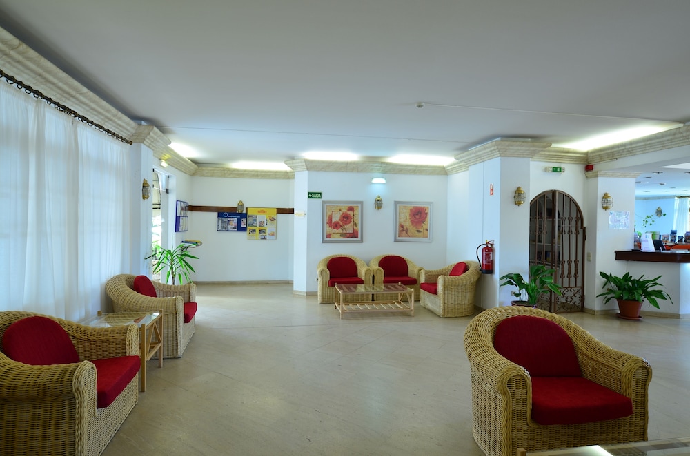 Mirachoro Praia da Rocha — Hotel building in Portimão, Faro