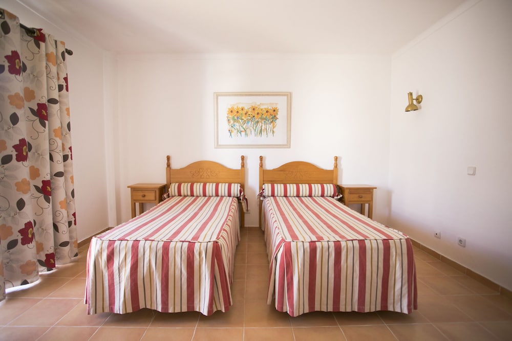Mirachoro Praia da Rocha — Hotel rooms in Portimão, Faro