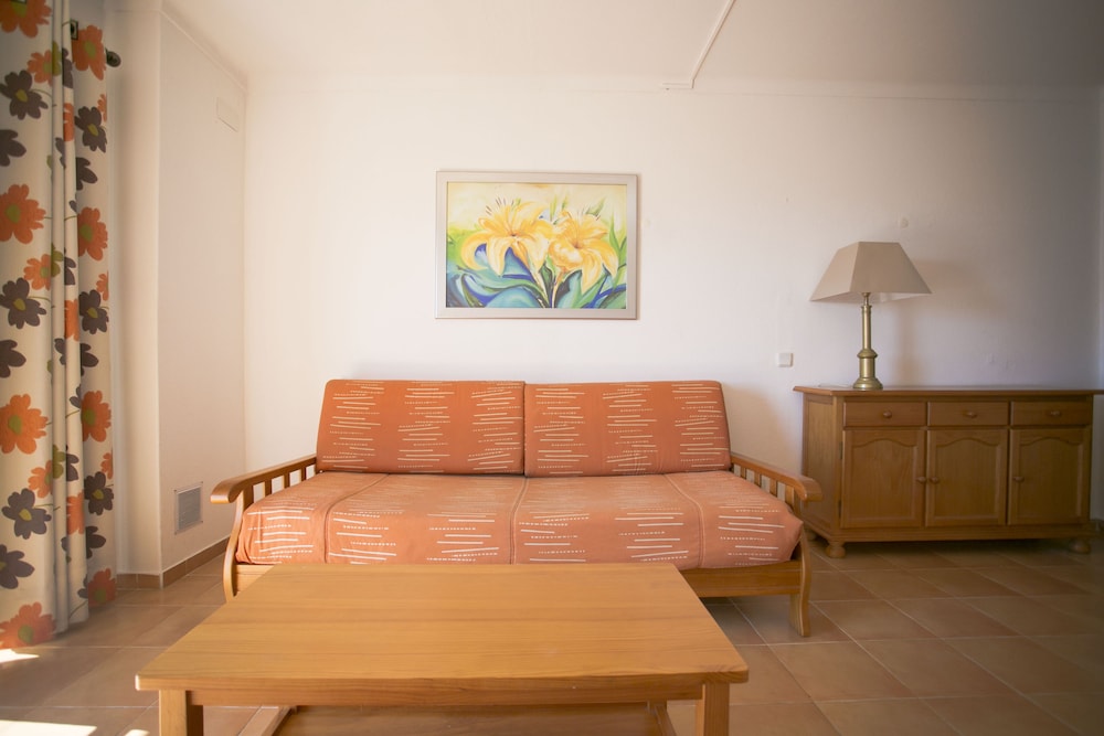 Mirachoro Praia da Rocha — Hotel rooms in Portimão, Faro