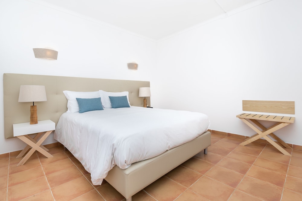 Mirachoro Praia da Rocha — Hotel rooms in Portimão, Faro