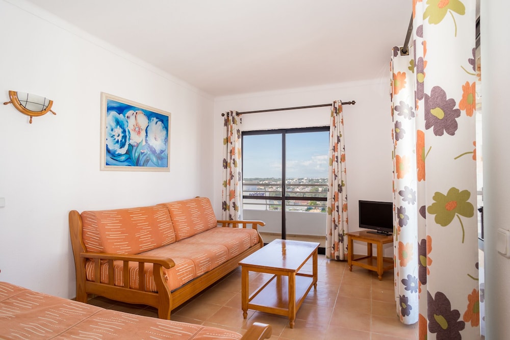 Mirachoro Praia da Rocha — Hotel rooms in Portimão, Faro