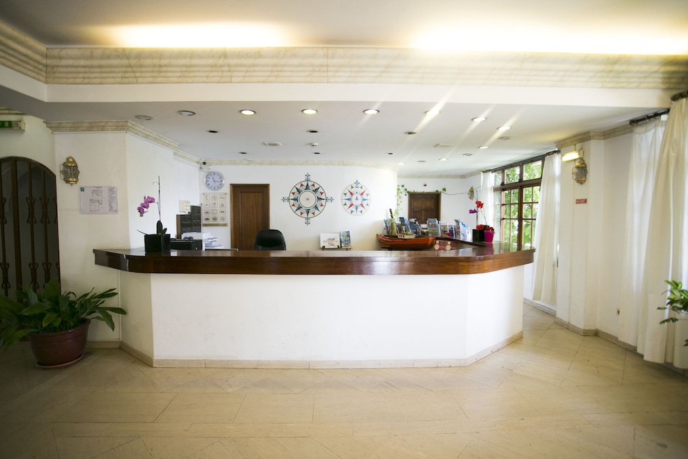 Mirachoro Praia da Rocha — Hotel building in Portimão, Faro