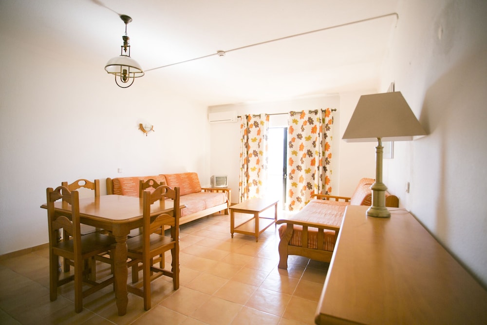 Mirachoro Praia da Rocha — Hotel rooms in Portimão, Faro