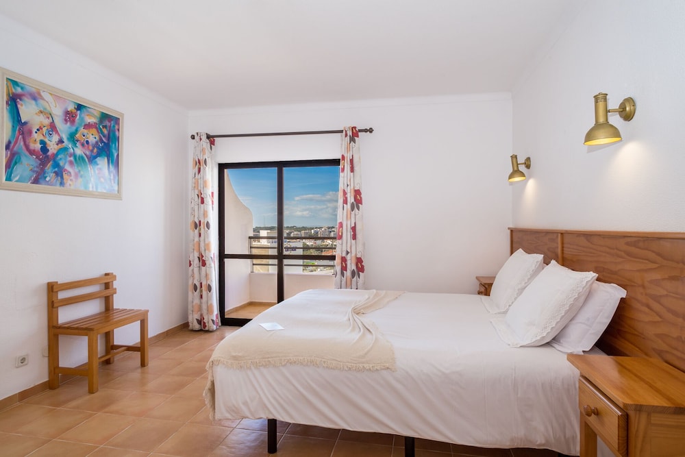 Mirachoro Praia da Rocha — Hotel rooms in Portimão, Faro