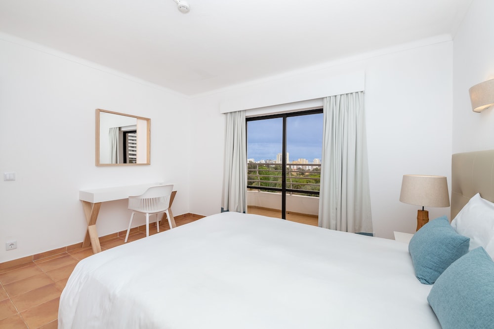 Mirachoro Praia da Rocha — Hotel rooms in Portimão, Faro