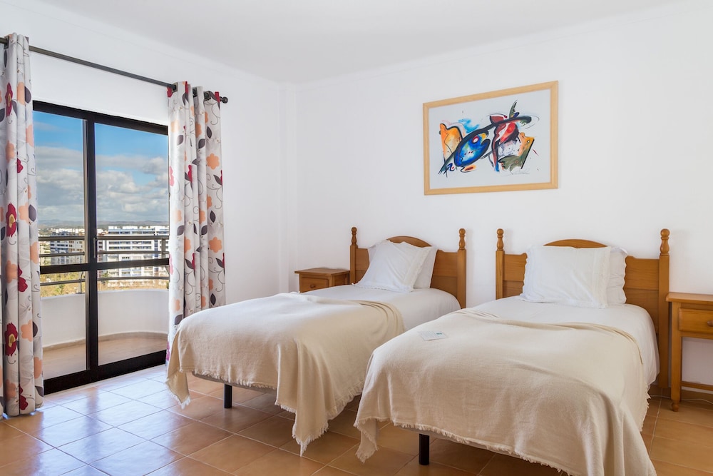 Mirachoro Praia da Rocha — Hotel rooms in Portimão, Faro