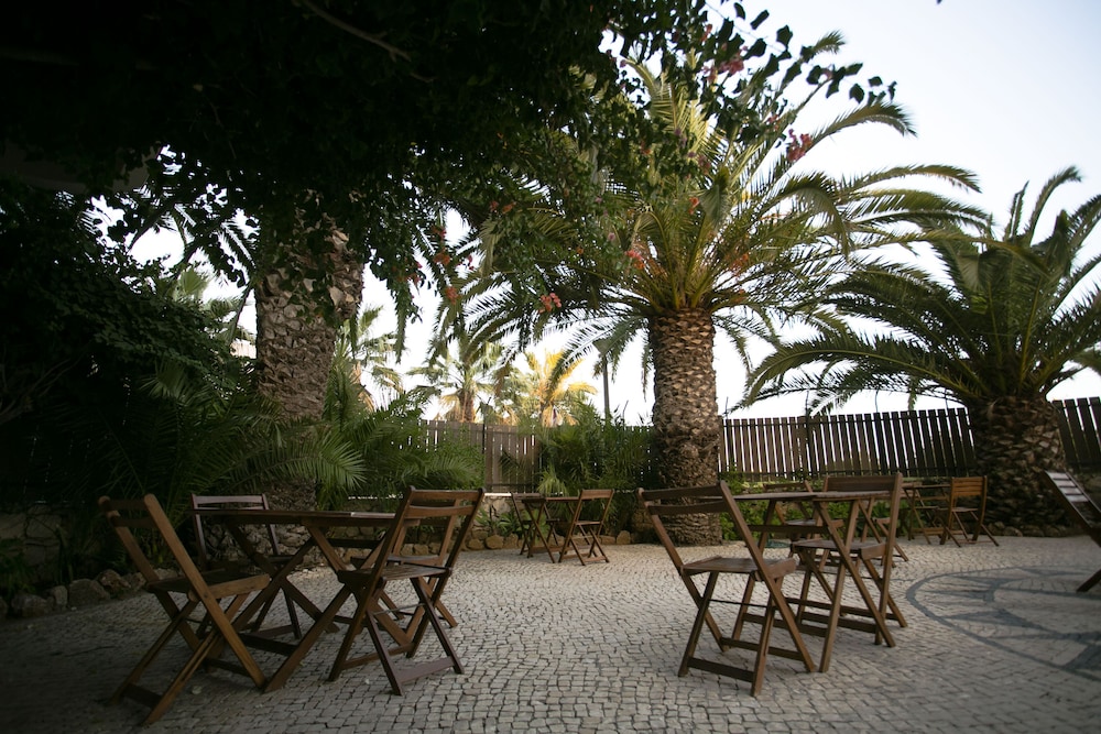 Mirachoro Praia da Rocha — Restaurant & bars in Portimão, Faro