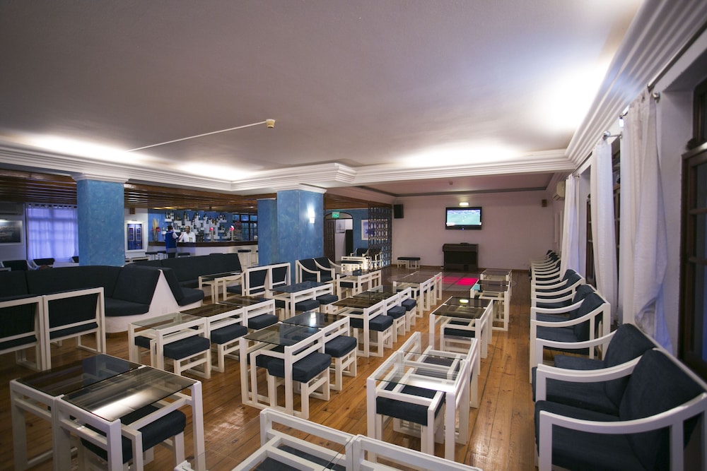 Mirachoro Praia da Rocha — Restaurant & bars in Portimão, Faro
