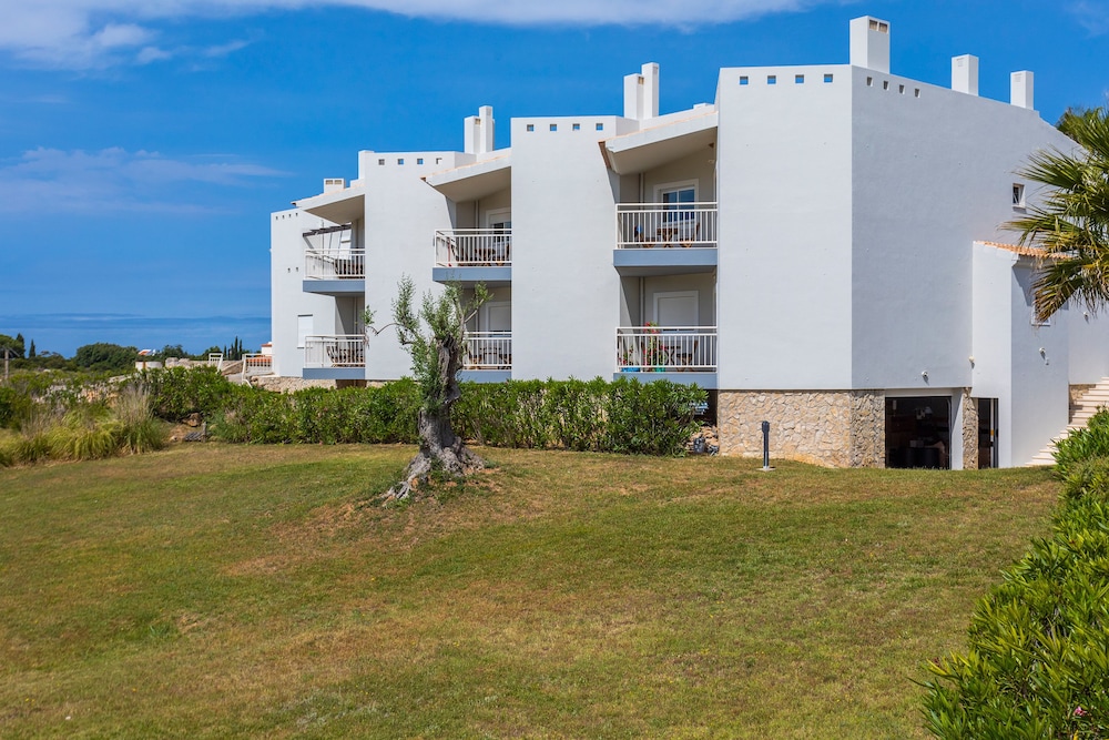Placid Village — Hotel building in Carvoeiro, Faro