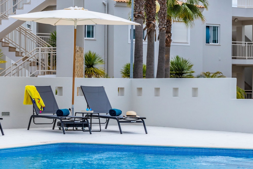 Placid Village — Swimming pool in Carvoeiro, Faro
