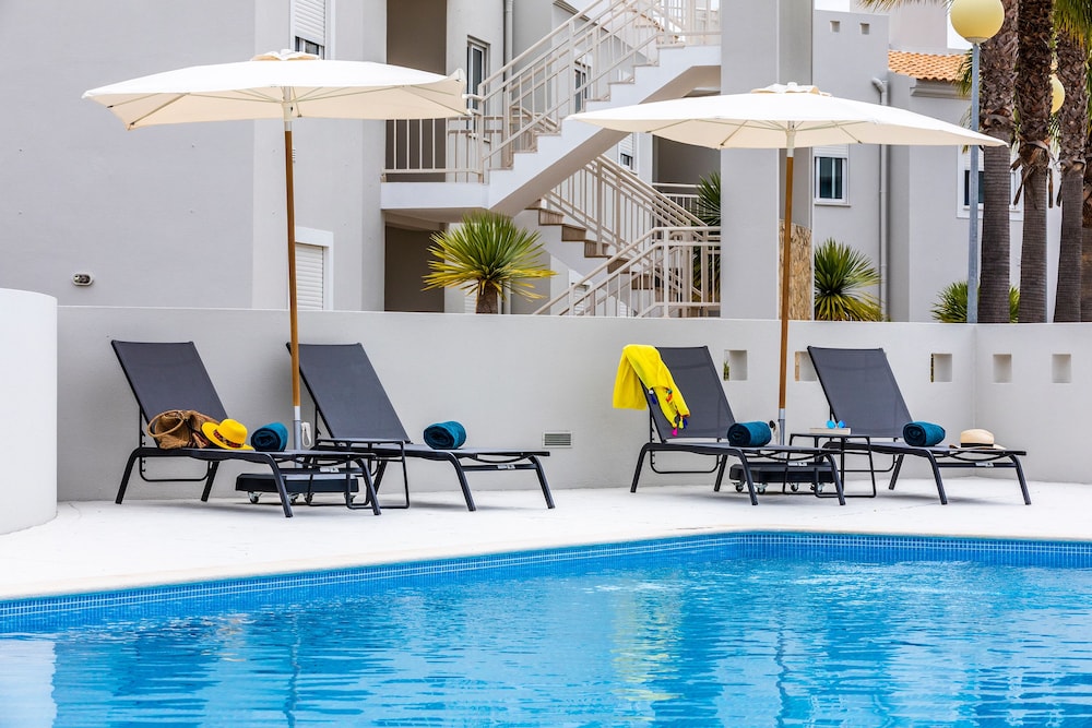 Placid Village — Swimming pool in Carvoeiro, Faro