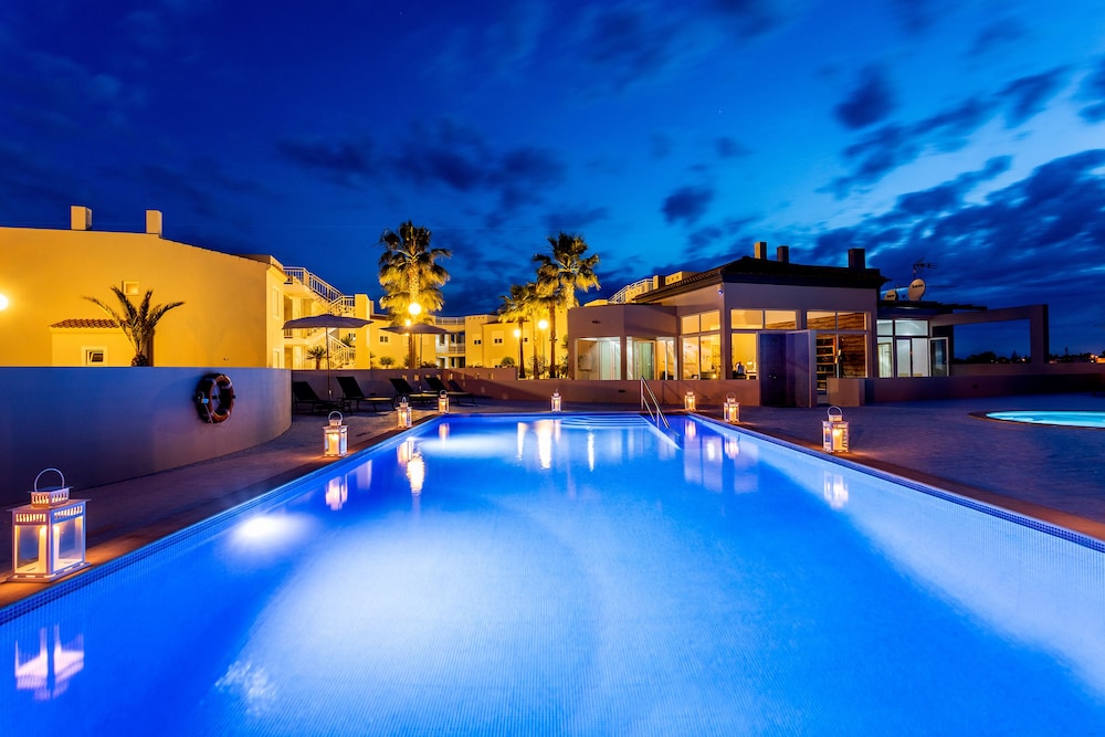 Placid Village — Swimming pool in Carvoeiro, Faro