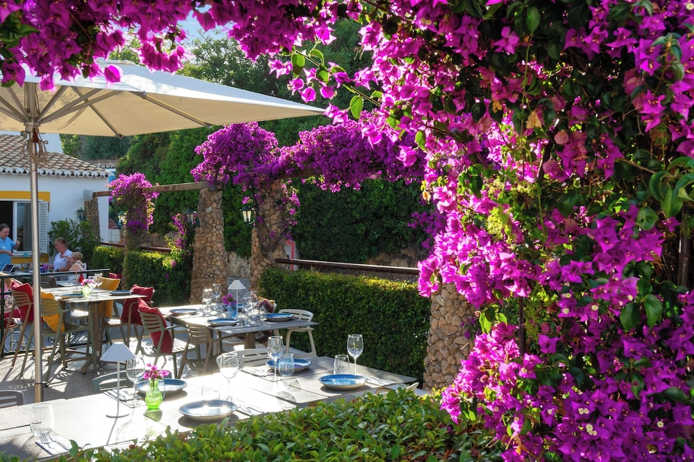 Quinta do Paraíso — Restaurant & bars in Carvoeiro, Faro