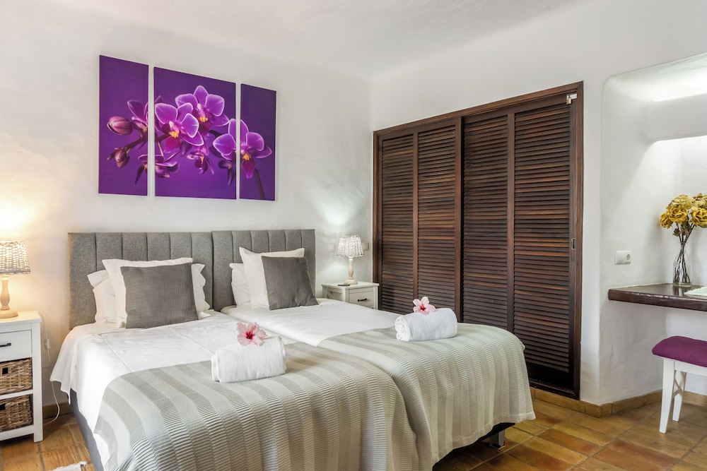 Quinta do Paraíso — Hotel rooms in Carvoeiro, Faro