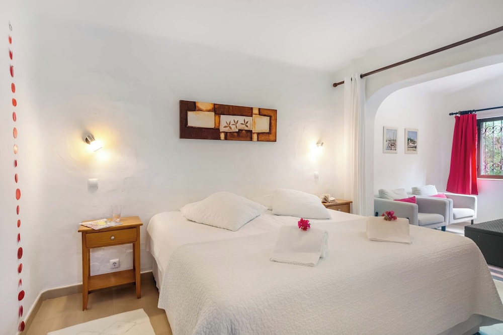 Quinta do Paraíso — Hotel rooms in Carvoeiro, Faro