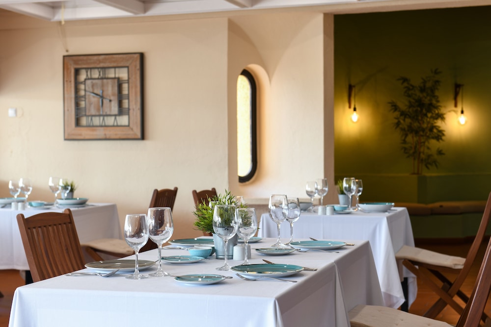 Pedras da Rainha — Restaurant & bars in Cabanas de Tavira, Faro