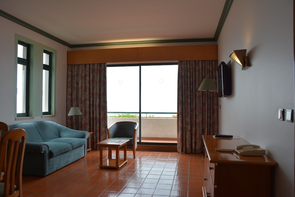 Hotel Jardim Atlantico — Hotel rooms in Calheta, Madeira