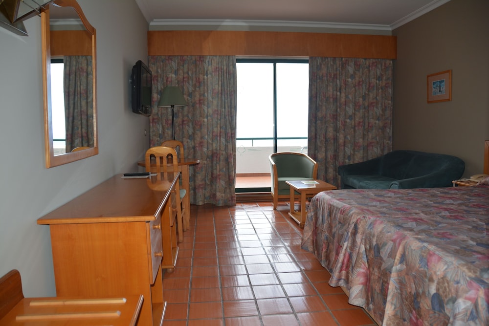 Hotel Jardim Atlantico — Hotel rooms in Calheta, Madeira