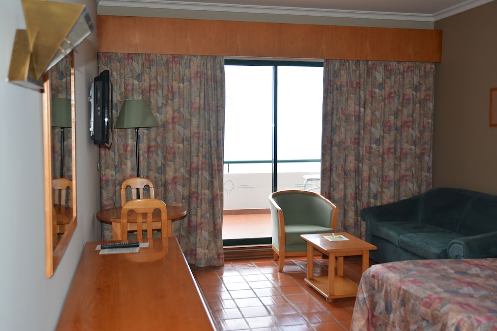 Hotel Jardim Atlantico — Hotel rooms in Calheta, Madeira