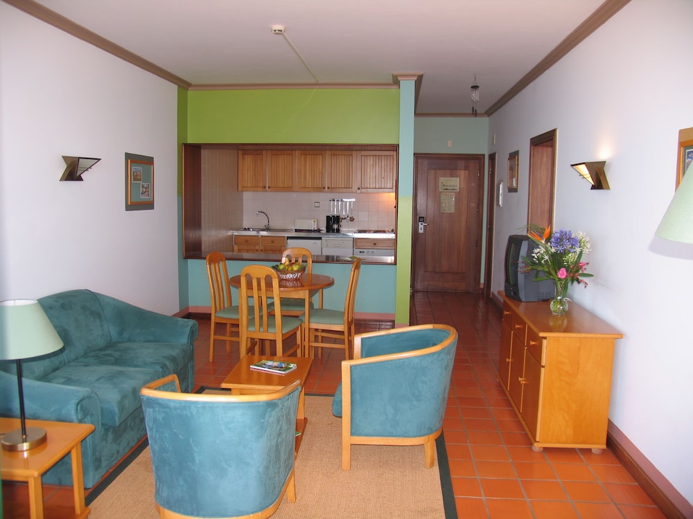 Hotel Jardim Atlantico — Hotel rooms in Calheta, Madeira
