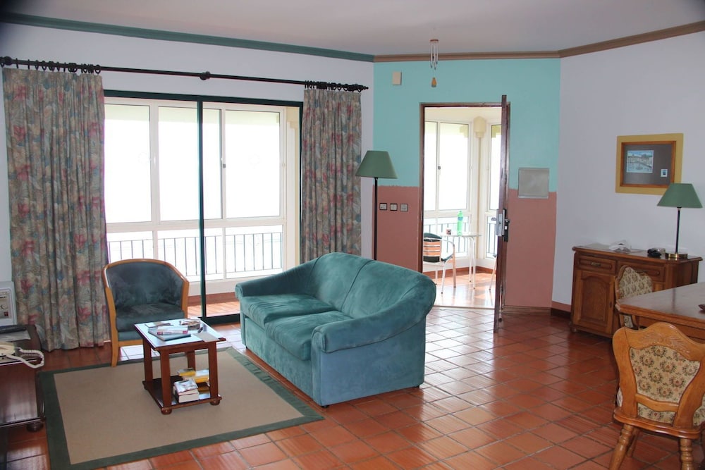 Hotel Jardim Atlantico — Hotel rooms in Calheta, Madeira
