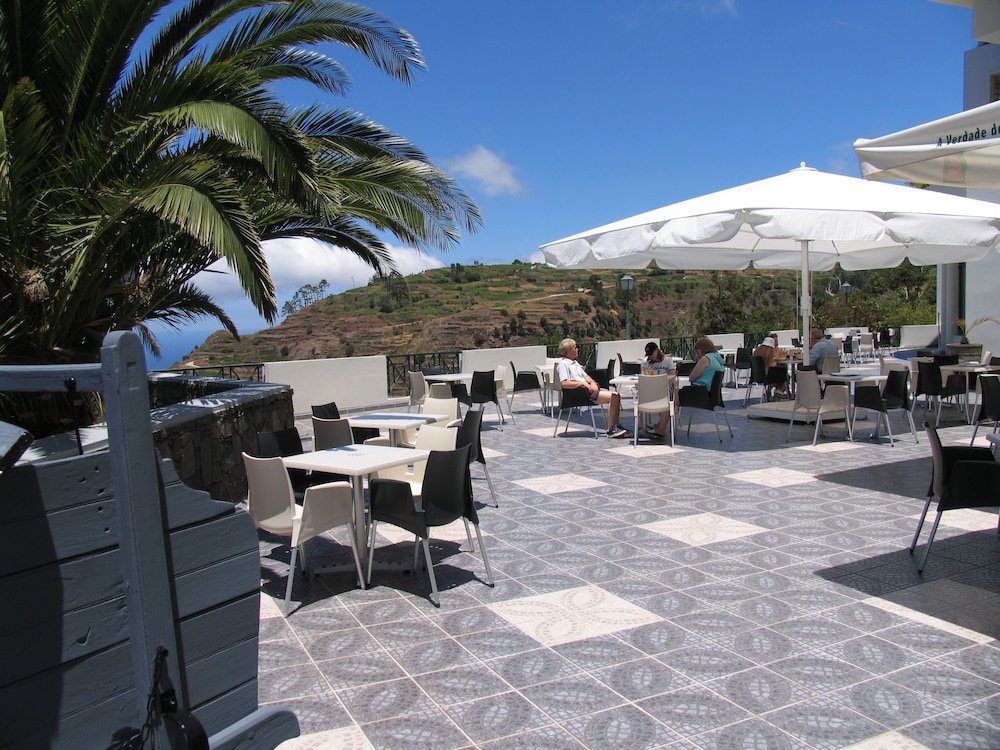 Hotel Jardim Atlantico — Restaurant & bars in Calheta, Madeira