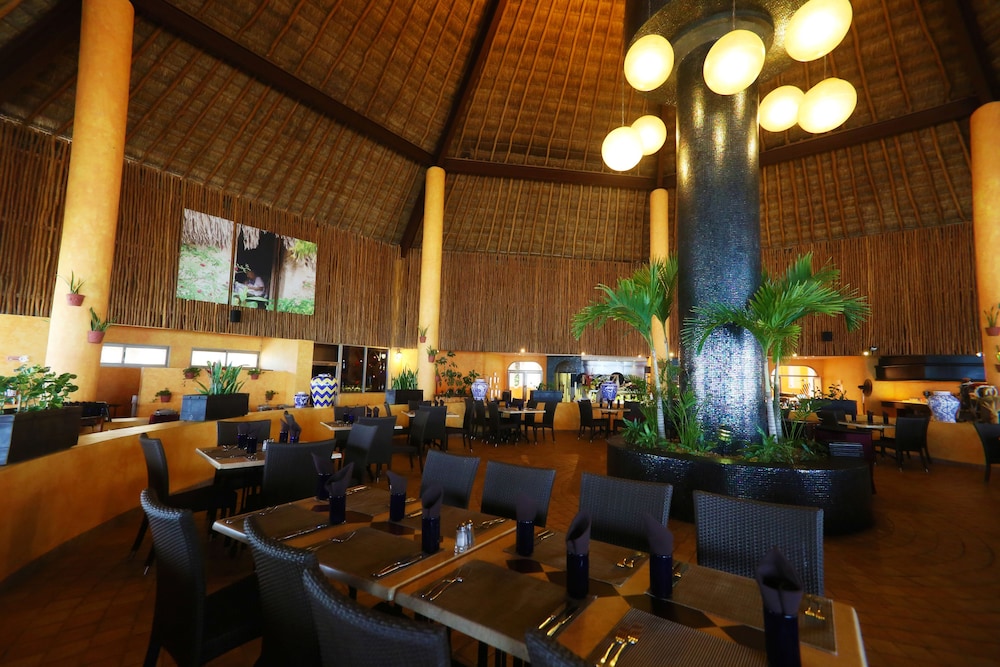 Holiday Inn Club Vacations The Royal Haciendas by IHG - All inclusive — Restaurant & bars in Playa del Carmen, Quintana Roo