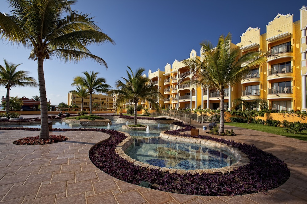 Holiday Inn Club Vacations The Royal Haciendas by IHG - All inclusive — Hotel building in Playa del Carmen, Quintana Roo