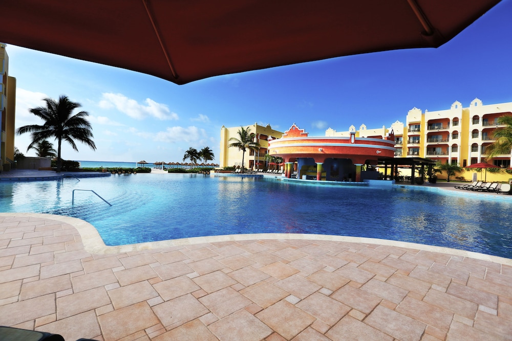 Holiday Inn Club Vacations The Royal Haciendas by IHG - All inclusive — Swimming pool in Playa del Carmen, Quintana Roo