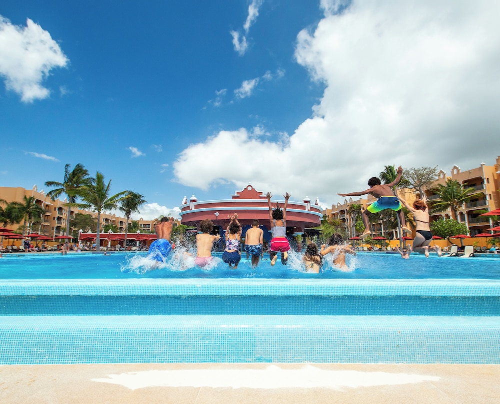 Holiday Inn Club Vacations The Royal Haciendas by IHG - All inclusive — Swimming pool in Playa del Carmen, Quintana Roo