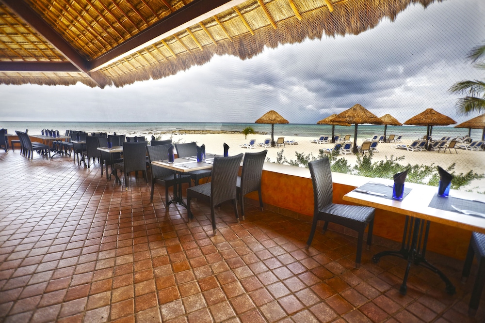 Holiday Inn Club Vacations The Royal Haciendas by IHG - All inclusive — Restaurant & bars in Playa del Carmen, Quintana Roo