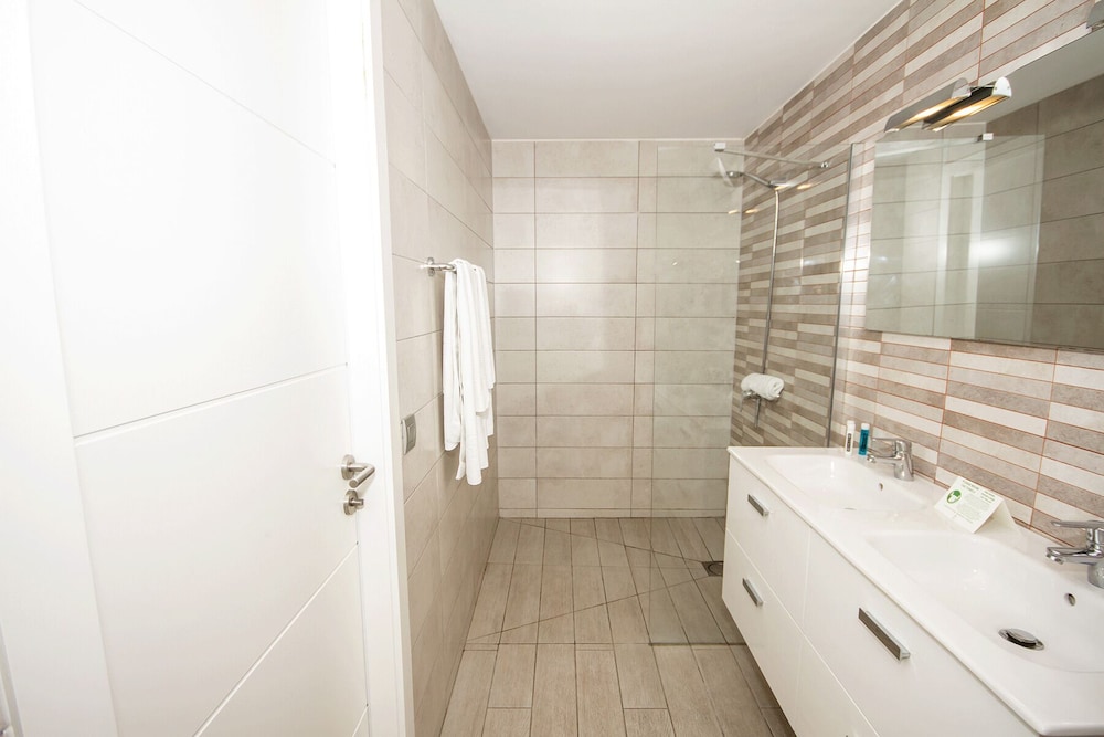 IG Nachosol Atlantic & Yaizasol by Servatur - Adults Only — Hotel rooms in Puerto Rico, Canary Islands