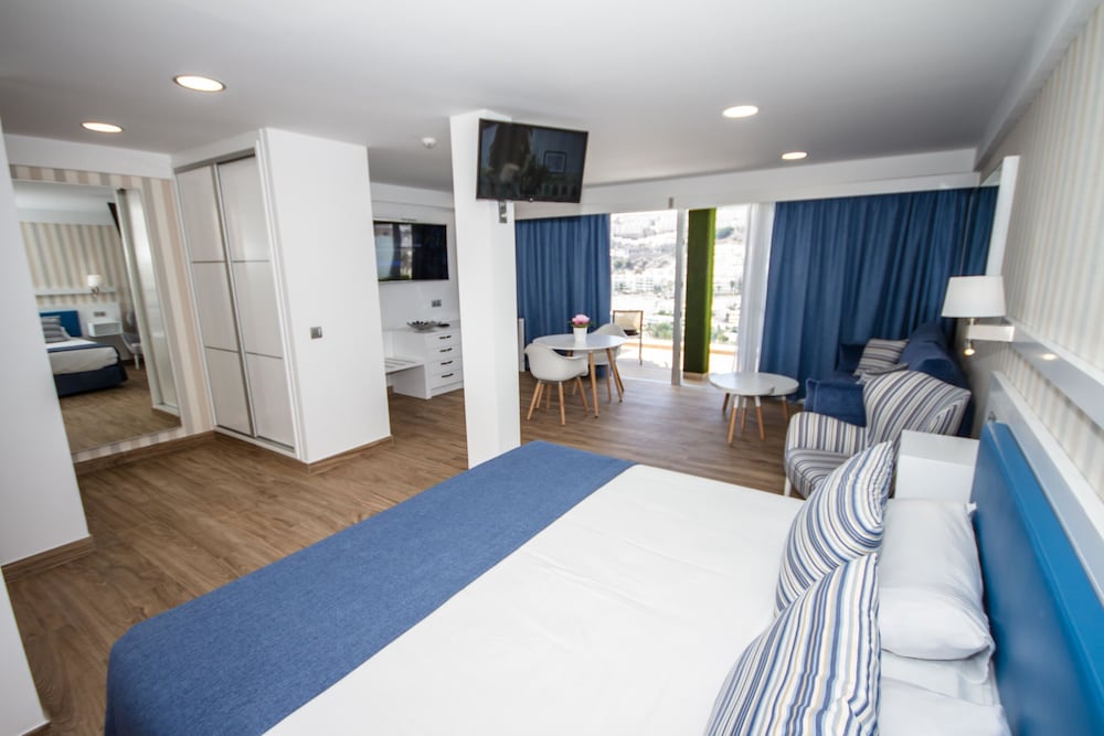 IG Nachosol Atlantic & Yaizasol by Servatur - Adults Only — Hotel rooms in Puerto Rico, Canary Islands
