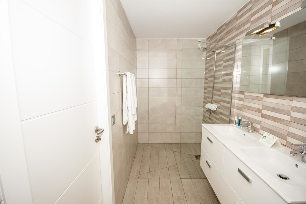 IG Nachosol Atlantic & Yaizasol by Servatur - Adults Only — Hotel rooms in Puerto Rico, Canary Islands
