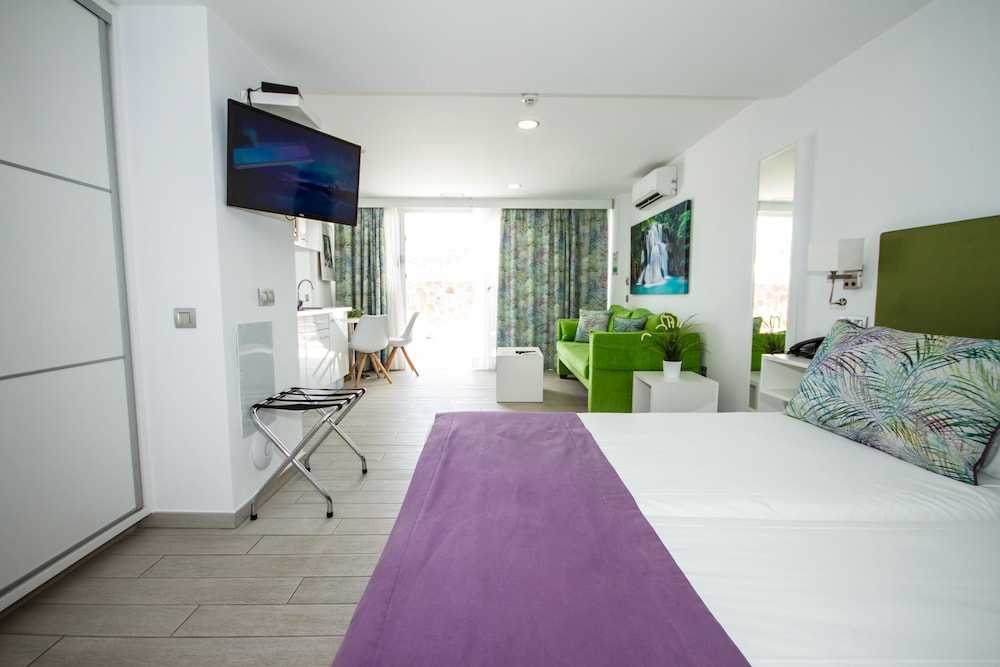 IG Nachosol Atlantic & Yaizasol by Servatur - Adults Only — Hotel rooms in Puerto Rico, Canary Islands