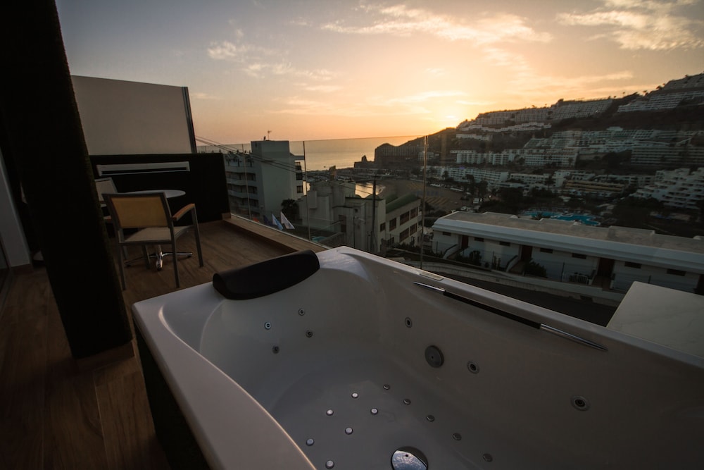 IG Nachosol Atlantic & Yaizasol by Servatur - Adults Only — Hotel rooms in Puerto Rico, Canary Islands