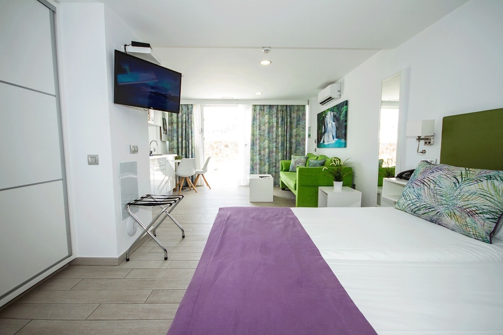 IG Nachosol Atlantic & Yaizasol by Servatur - Adults Only — Hotel rooms in Puerto Rico, Canary Islands