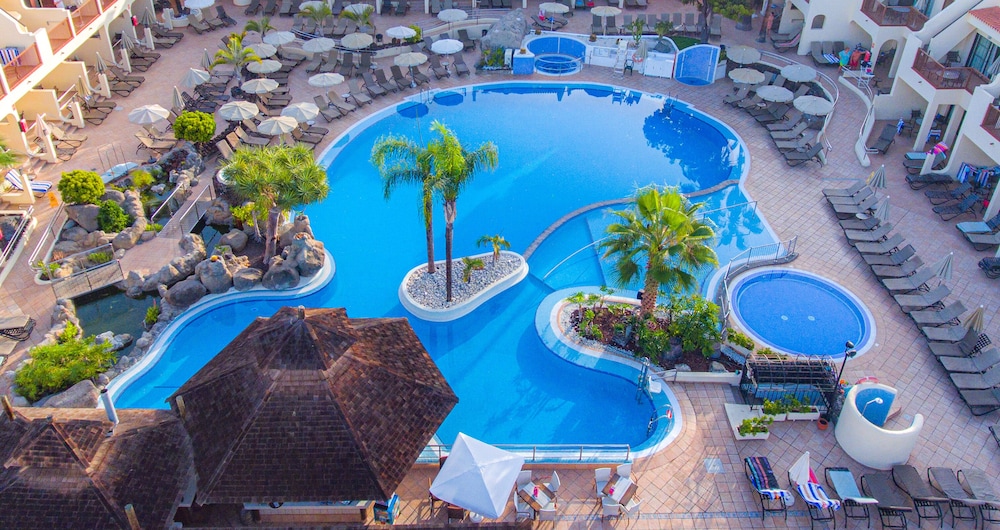 Hilton Vacation Club Royal Sunset Beach Club Tenerife — Swimming pool in Costa Adeje, Canary Islands