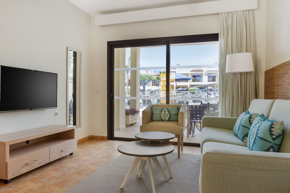 Hilton Vacation Club Royal Sunset Beach Club Tenerife — Hotel rooms in Costa Adeje, Canary Islands