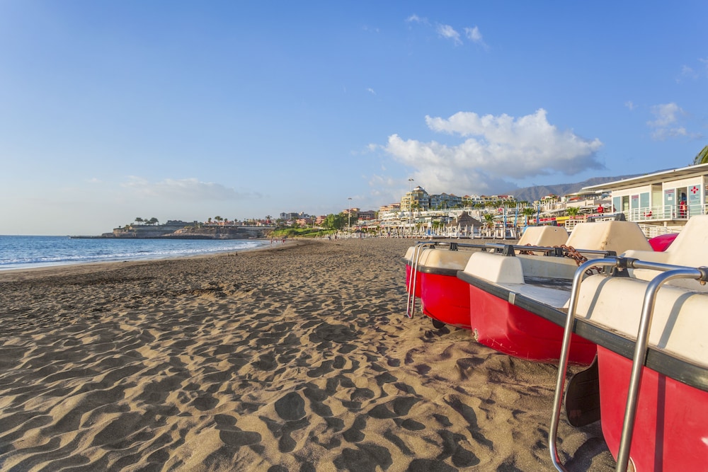 Hilton Vacation Club Royal Sunset Beach Club Tenerife — Beach in Costa Adeje, Canary Islands