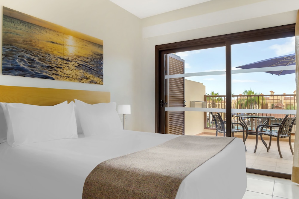 Hilton Vacation Club Royal Sunset Beach Club Tenerife — Hotel rooms in Costa Adeje, Canary Islands