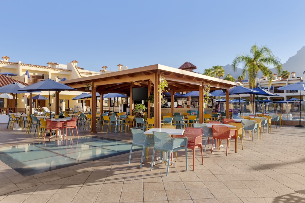 Hilton Vacation Club Royal Sunset Beach Club Tenerife — Restaurant & bars in Costa Adeje, Canary Islands