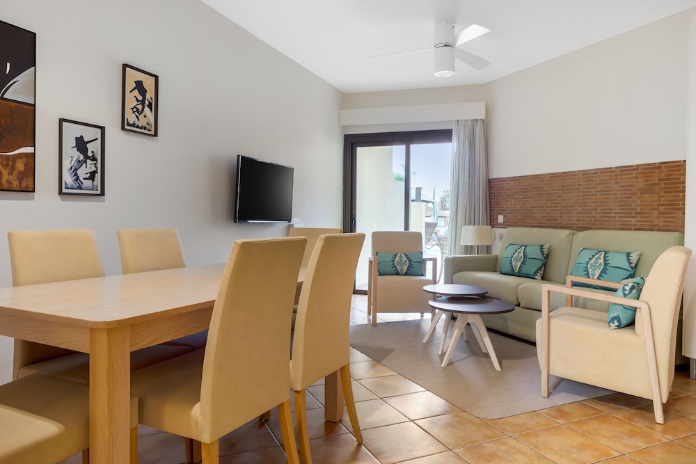 Hilton Vacation Club Royal Sunset Beach Club Tenerife — Hotel rooms in Costa Adeje, Canary Islands