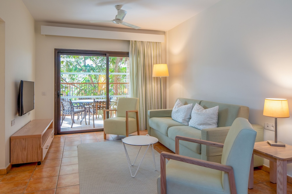 Hilton Vacation Club Royal Sunset Beach Club Tenerife — Hotel rooms in Costa Adeje, Canary Islands