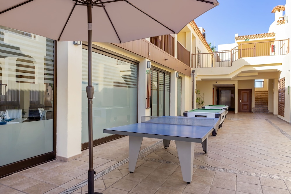 Hilton Vacation Club Royal Sunset Beach Club Tenerife — Sports & recreation in Costa Adeje, Canary Islands