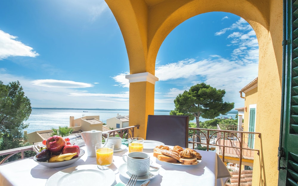 Ona Aucanada Club — Restaurant & bars in Alcudia, Balearic Islands