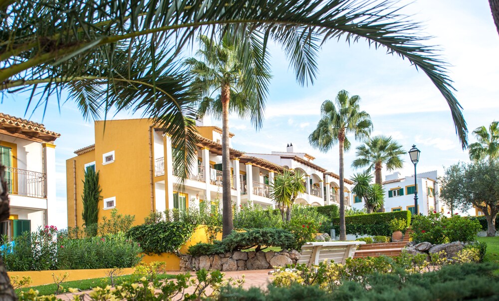 Ona Aucanada Club — Hotel building in Alcudia, Balearic Islands