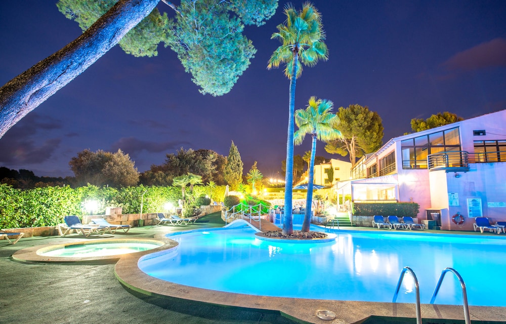 Ona Aucanada Club — Swimming pool in Alcudia, Balearic Islands