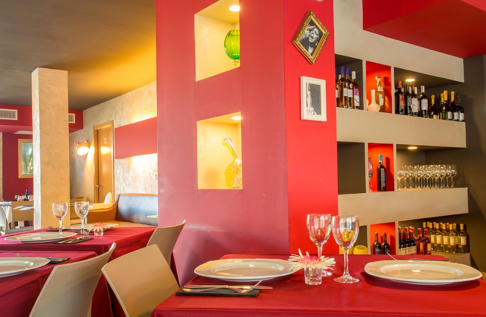 Ona Aucanada Club — Restaurant & bars in Alcudia, Balearic Islands